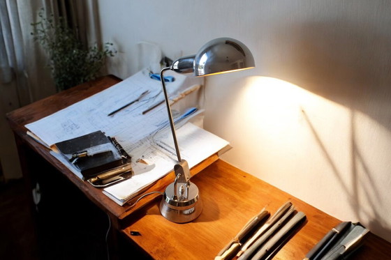 Image 1 of Vintage chromen lamp model 600 - Ontwerp Charlotte Perriand - Uitgegeven door Jumo 1940