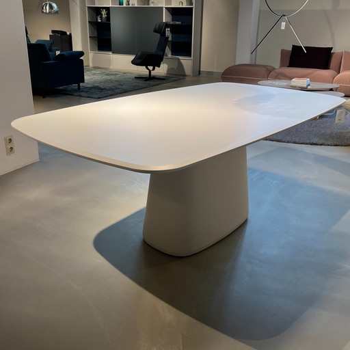 COR Conic dining table - 190x107