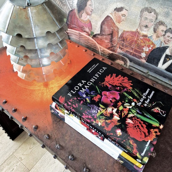 Image 1 of Industriële geklinknagelde tafel