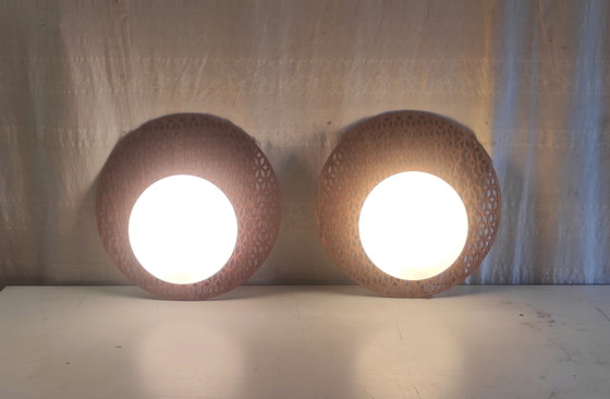 Image 1 of Appliques design en bois et globe opaline - mid.XXeme 