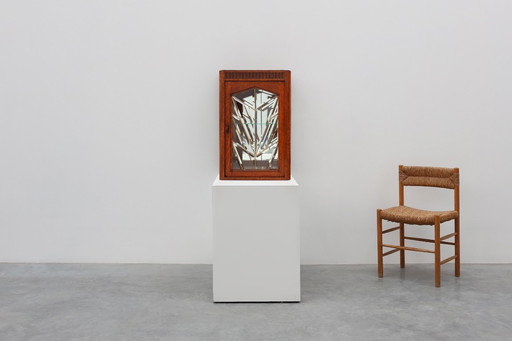 Franse Art Deco eikenhouten kast met afgeschuind glas-in-lood, ca. 1920