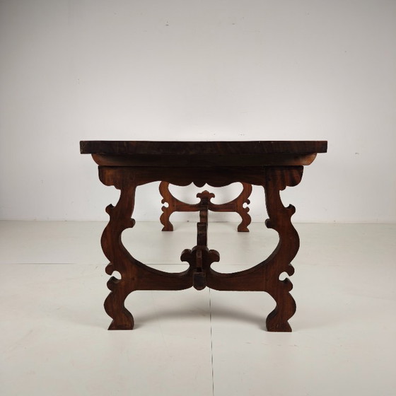 Image 1 of Tavolo da pranzo spagnolo in legno massello – XX secolo