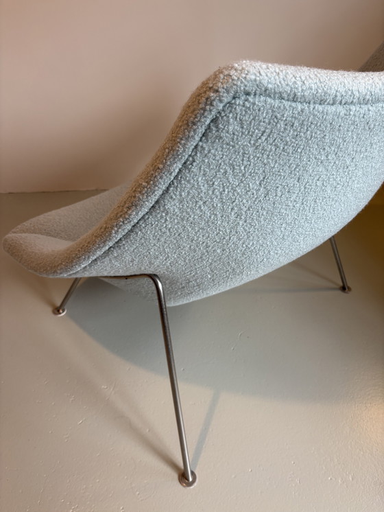 Image 1 of Artifort F157 Oyster nieuw gestoffeerd 