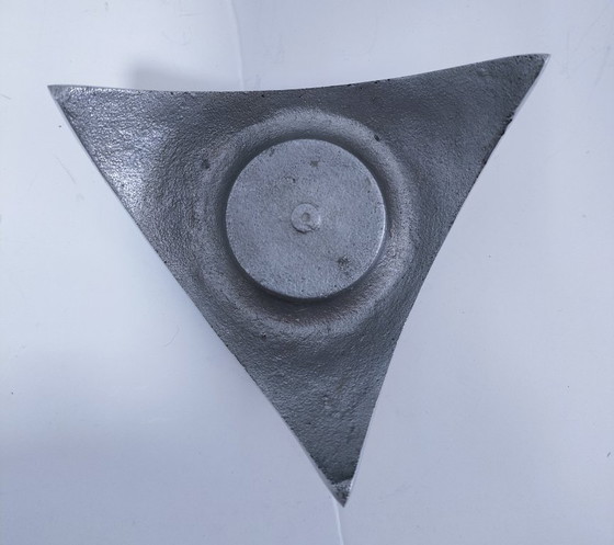 Sechs dreibeinige Aluminium-Kerzenhalter 90er Jahre, Silber (Foto 8 von 12)