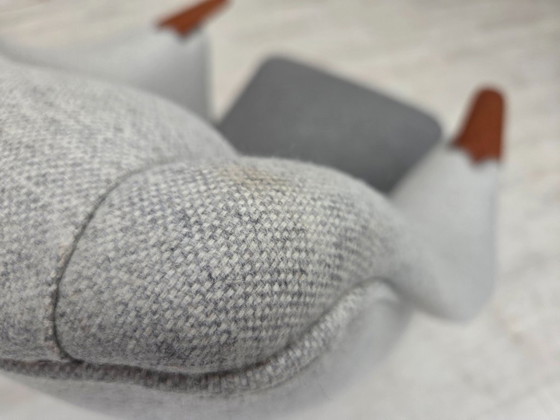 Image 1 of 1970er Jahre, dänischer Sessel mit hoher Rückenlehne und Hocker, Wolle, Teakholz.