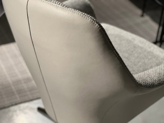 Image 1 of Base 2122