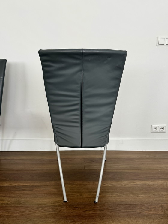 4 Originale Graue Montis Spica Esszimmerstühle – Leather, Metal (photo 3 of 5)