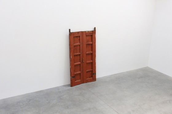 Image 1 of Grandes portes de monastère du 17e siècle en chêne laqué à la terre cuite, Portugal