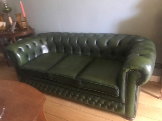 Image 1 of Beautiful green Chesterfield sofa