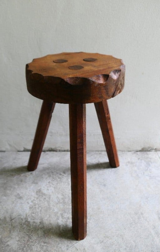 Vintage Brutalistische Driepoot Kruk (tabouret)– Massief Grenen – Frankrijk - Jaren 50/60