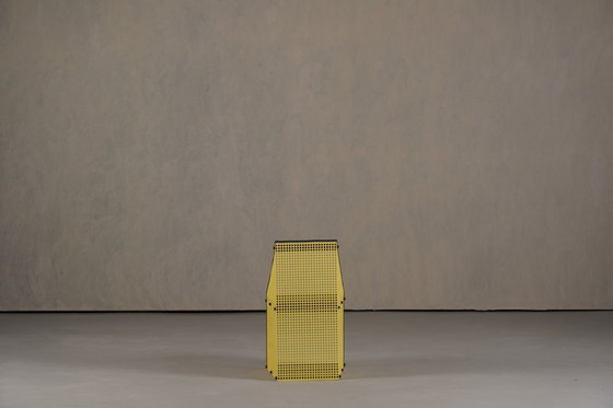 Image 1 of Chaise Memphis vintage en métal jaune, par Peter Preller, Allemagne, années 1980