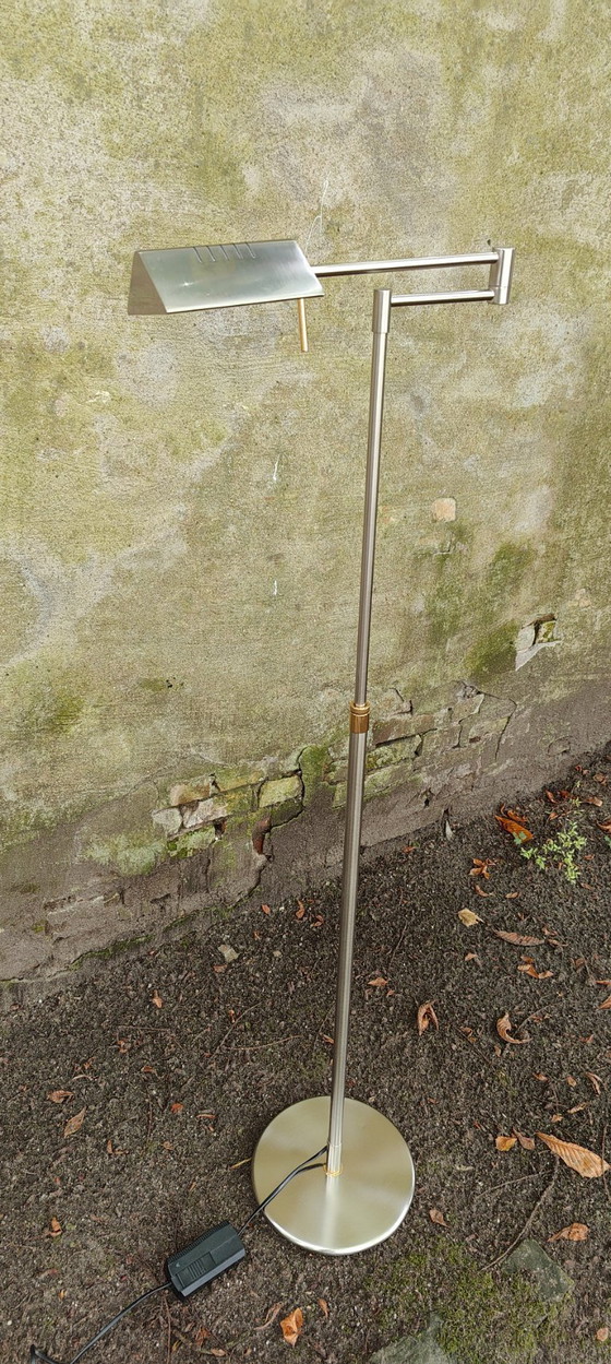 Image 1 of Tweekleurige verstelbare vloerlamp van Holtkoetter uit de jaren 80