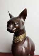 A. Tiot, Sculpture de chat égyptien en bronze grandeur nature, 62 cm, France, années 1970