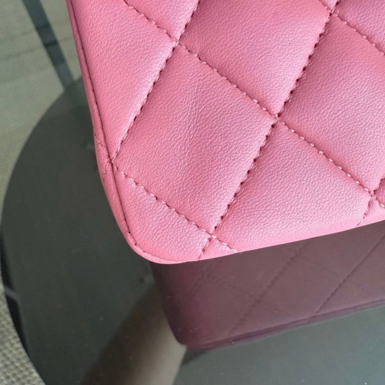 Image 1 of Chanel Classic Flap Medium - 25 cm gewatteerd lamsleer lichtroze zilverkleurige hardware Serie 18