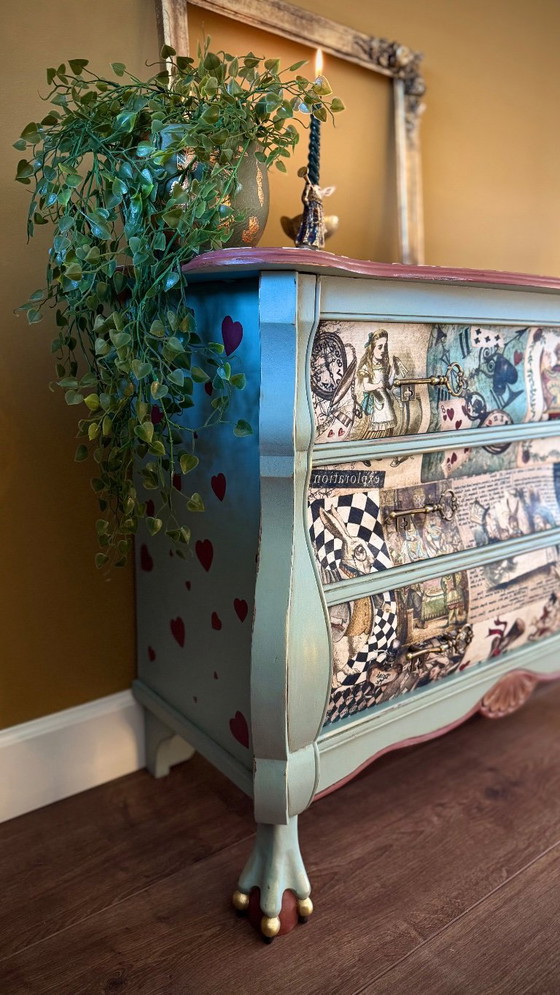 Petite commode Alice au Pays des Merveilles. – Bois (photo 4 of 9)
