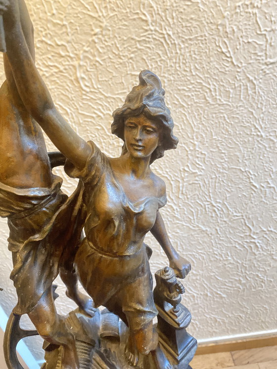 Image 1 of Statue en bronze audacieuse