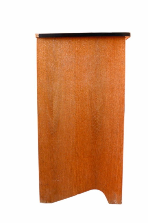 Vintage 1950s wood and pink fuchsia and black Formica sideboard, 130x50x100cm – dressoirs, Metal (photo 2 of 19)