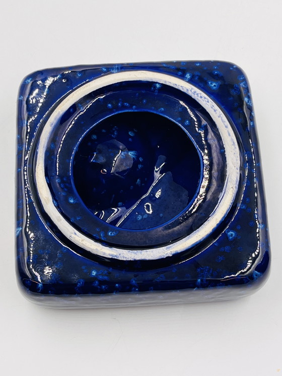 Image 1 of Cendrier en céramique bleu cobalt, design Cari Zalloni