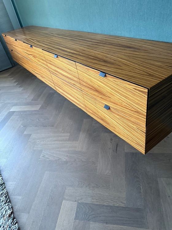 Image 1 of Zebrano fineer hangkast