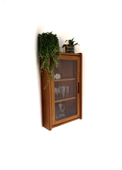 Vetrina vintage sospesa (ad angolo), Dyrlund '70