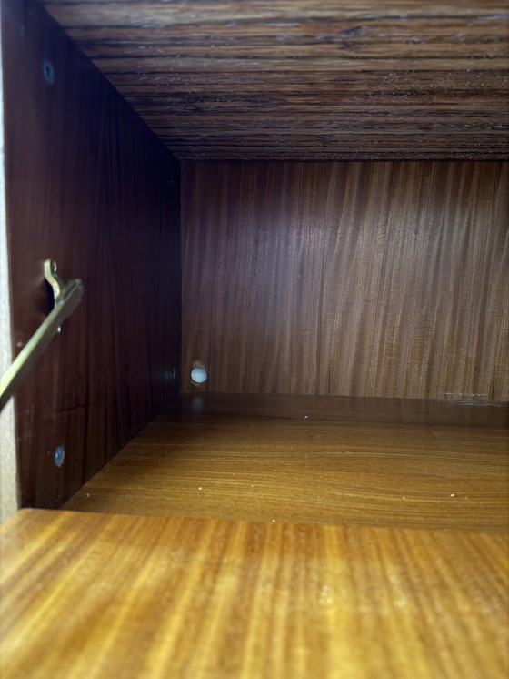 Image 1 of Mobiletto a ribalta su gambe di metà secolo