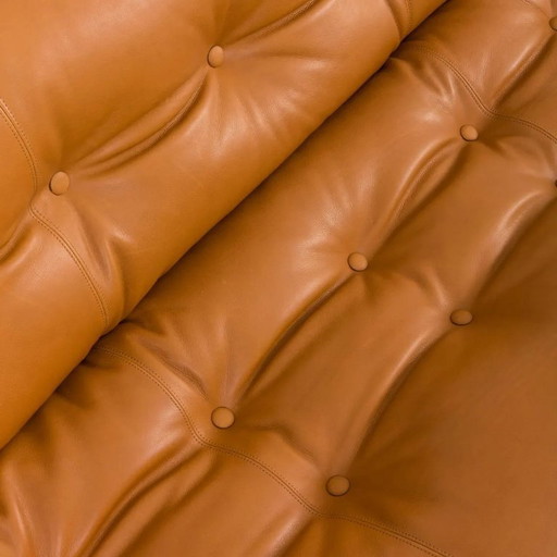 El icónico sofá Soriana, diseñado en 1969 por Afra y Tobia Scarpa para Cassina, es un sello distintivo del diseño moderno italia