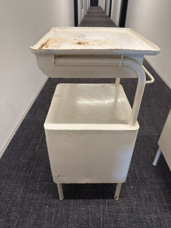 Image 1 of Armadietti ospedalieri industriali di metà secolo (set di 2) – Cecoslovacchia