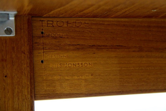 Dining Table by Nils Jonsson for Hugo Troeds, Sweden, 1960, Coffee table books, Scandinavian (photo 3 of 9)