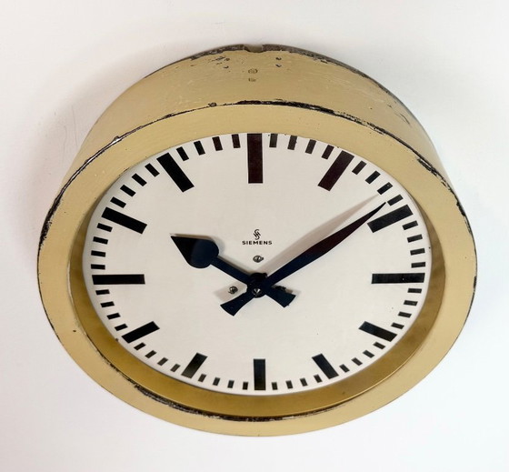 Image 1 of Beige Industriewanduhr von Siemens, 1950er Jahre