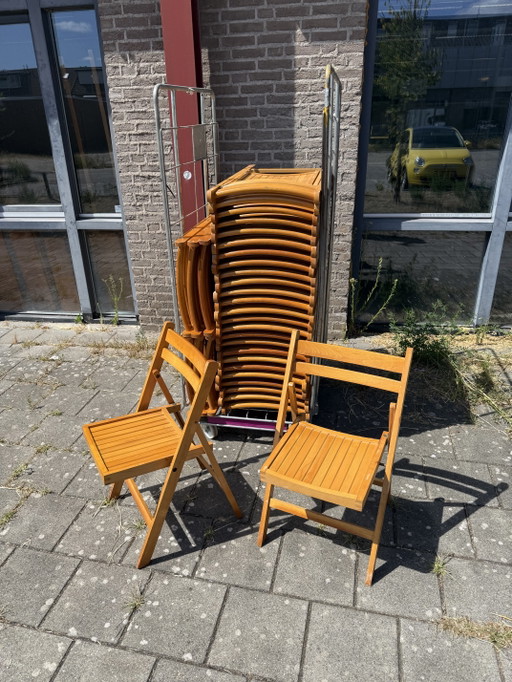 Lotto di 33 sedie pieghevoli in legno massello, CTC '70 – klapstoelen, Wood, Metal