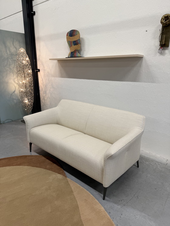 Image 1 of Leolux Mayon Bank 2,5 Zits Essential Stof Egret 