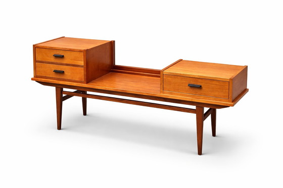 Image 1 of Vintage sideboard/cabinet