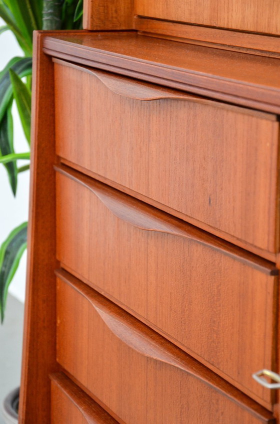 Image 1 of Vintage teakhouten secretair/dressoir/ladekast uit het midden van de vorige eeuw