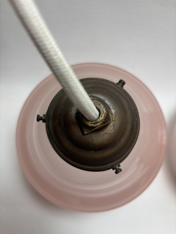 Image 1 of Set van 4 roze opaalglazen hanglampen – vintage