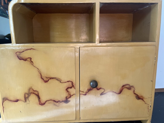 Image 1 of Armoire aux formes magnifiques