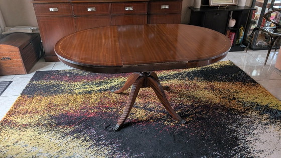Image 1 of Extendable round mahogany dining table in Regency/English style
