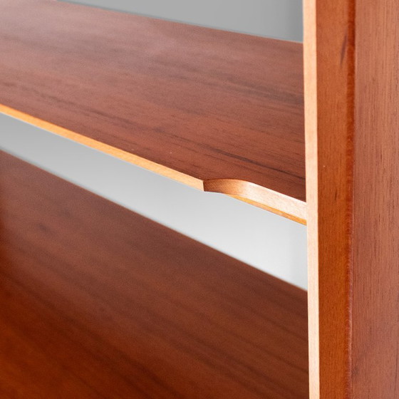 1x Vintage Italian Freestanding Teak Bookcase / Wall Unit in the Style of Dassi – Brass, Wood (photo 15 of 16)