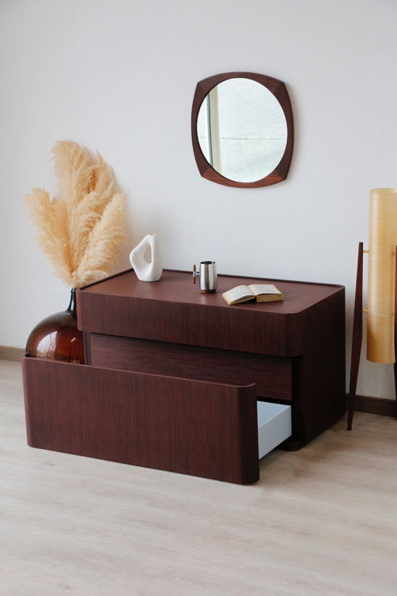 Image 1 of Vintage Italiaanse ladekast van wengéhout – ontwerp uit de jaren 70/80