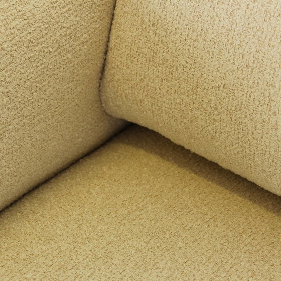 Image 1 of Canapé deux places « Bastiano » restauré en boucle blanc cassé et noyer par Afra et Tobia Scarpa pour Gavina, 1966