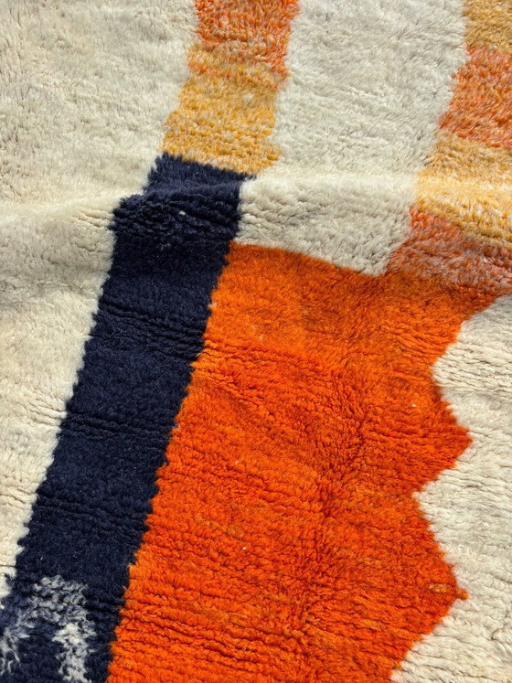 Wit en oranje Marokkaans tapijt 250x250 cm, authentiek Marokkaans tapijt – leslosanges (photo 9 of 13)