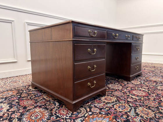 Scrivania inglese classica con pelle marrone – Scrivanie, Leather, Wood (photo 5 of 17)