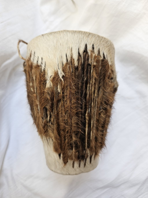 Afrikaanse drum van geitenhuid 