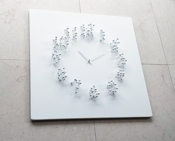 Image 1 of Horloge murale/sculpture murale illusionniste « Mocap » blanche