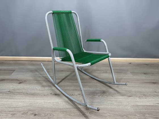 Image 1 of Sedia a dondolo vintage con corda verde