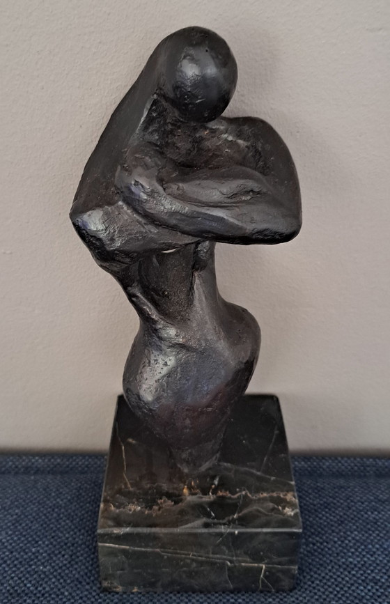 Image 1 of Madre con bambino in bronzo astratto