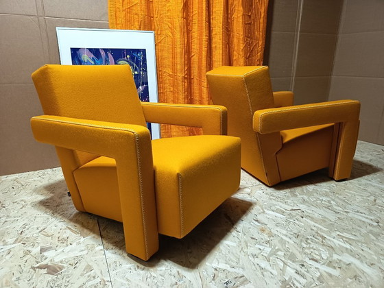 Image 1 of CASSINA Paire de fauteuils Utrecht 637 NEUF 2026 en laine KVARD Moutarde par Gerrit Rietveld