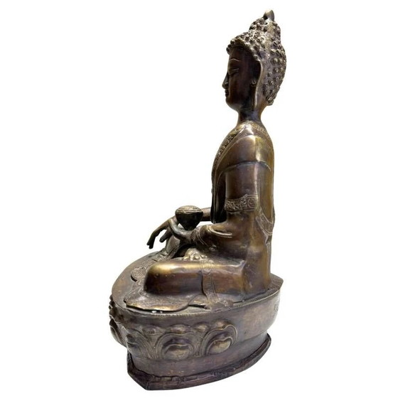 Antique Bronze Medicine Buddha on Lotus Base – Himalayan – Lot 430 – Decorative Objects (photo 15 of 18)