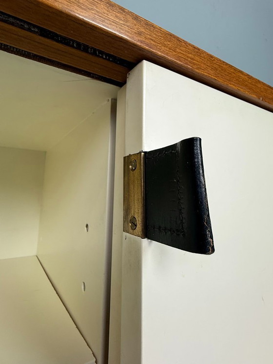 Image 1 of Florence Knoll für Knoll, Hängeschrank aus Walnussholz, Modell 123 W-1, 1947