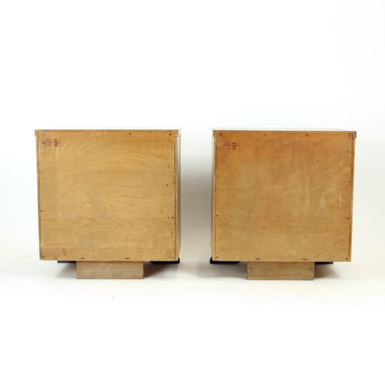Image 1 of Minimalistische Art Deco nachtkastjes van walnootfineer, Tsjechoslowakije, jaren 1930