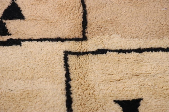 Image 1 of Berber rug in natural wool, handwoven using traditional methods, size 200x300 cm